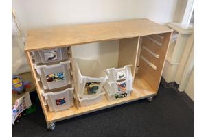Kast op wieltjes gratis af te halen