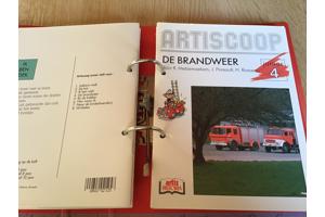 8 Prachtige Kinderboeken m. grondige tekst en uitleg & foto