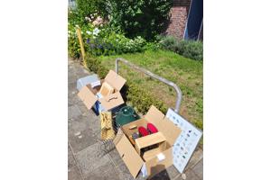 Gratis nu op straat: lijsten, decoratie, regenlaarzen