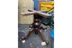 antieke tafelpoot voor hobby-meubelmaker