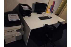 Bureautafel,  stoel en ladekast