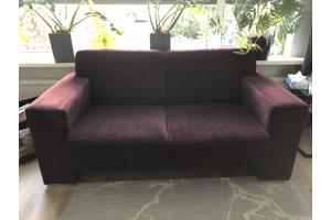 2 Aubergine kleurige banken 2,5 zits