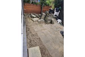 Gratis af te halen: 25m2 betonnen terrastegels wildverband