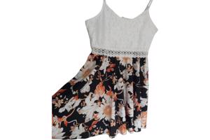 Jurkje zwart met wit kant L 40/42