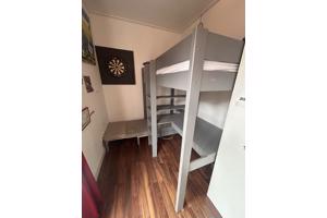 hoogslaper met bureau en extra bed