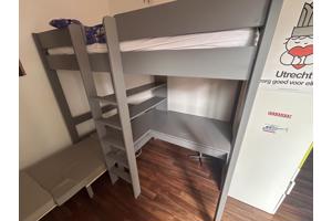 hoogslaper met bureau en extra bed