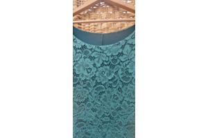 Groen kanten jurkje, maat 40