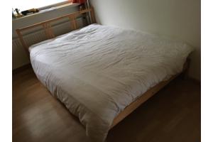 Twee persoonsbed, Ikea, 150 x 200. Inclusief matras (schoon)