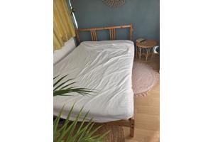 Houten bed met matras en topper