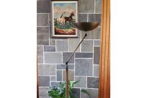 Mooie dimbare elegante koperen Relco Milano staande lamp.