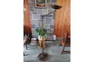 Mooie dimbare elegante koperen Relco Milano staande lamp.