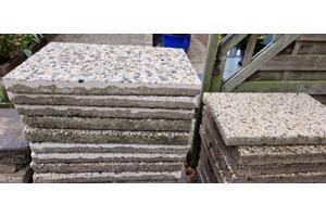 Tuintegels aangeboden