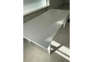 witte tafel (uitschuifbaar)