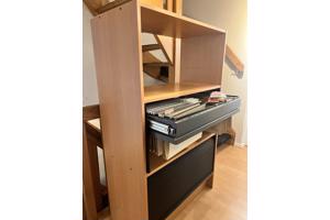 Houten boekenkast met archieflade en roldeur