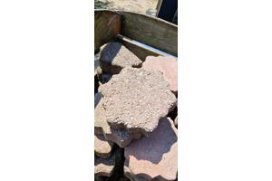 6 hoekige tuintegeltjes