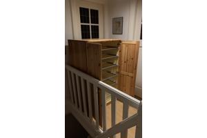 Mooie ruime houten Ikea opberger kast met deuren en lades