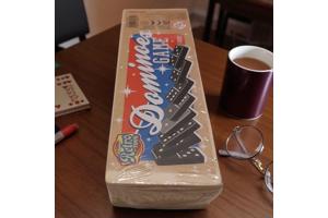 Klassieke Domino spel in houten doos bordspel