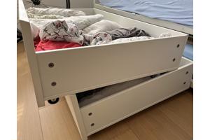 Ikea-bed incl. lattenbodem 140x200, ziet er nog goed uit
