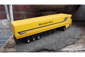 Schaalmodel mercedes actros