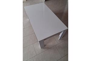 Eettafel met 6 stoelen en salontafel