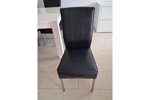 Eettafel met 6 stoelen en salontafel