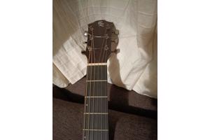 Acoustic guitar Baton Rouge