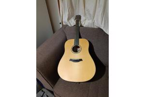 Acoustic guitar Baton Rouge