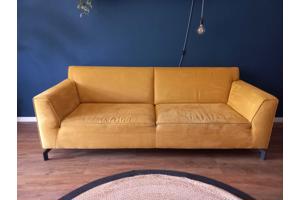 Okergele bank Henders & Hazel Novara