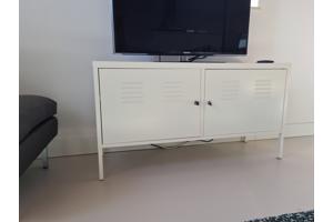 Ikea tv kasje wit met twee sleutels