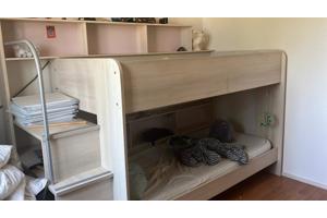Stapelbed met opbergruimte (LET OP - een aantal planken zijn beschadigd, twee zijn kapot)