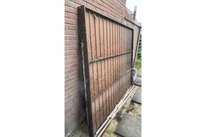 Metalen schutting delen (2 stuks)