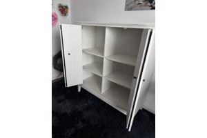 Mooie kast, onbeschadigd en echt als Nieuw