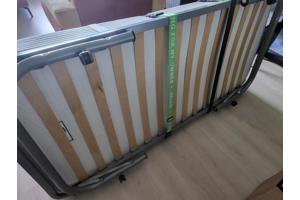 (BIJNA) GRATIS bed + goed matras +wieltjes, poten inklapbaar
