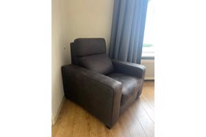 Grote fauteuill van bruin skai leer in zeer goede staat