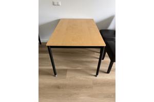 Mooie tafel in goede staat