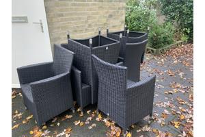 Tuinset ( tafel en 6 stoelen)