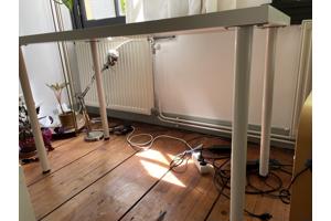 Klein Ikea bureau (wit)