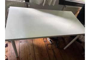 Klein Ikea bureau (wit)
