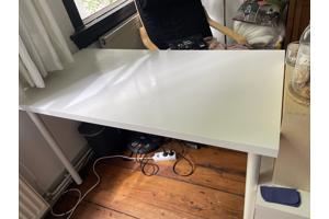 Klein Ikea bureau (wit)