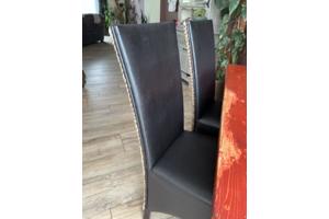 Gebruikte eethoek met 6 leuke stoelen