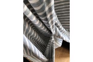 Zomerse lange jurk met split en korte mouwen