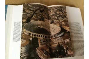 Boek Italië .Prachtig exemplaar eventueel een reis te boeken