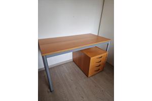 Bureau met Ladeblok