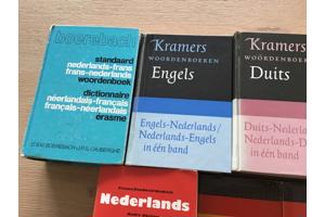 Verschillende woordenboeken v. frans,duits,engels,nederlands