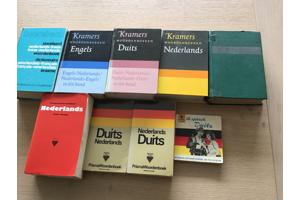 Verschillende woordenboeken v. frans,duits,engels,nederlands