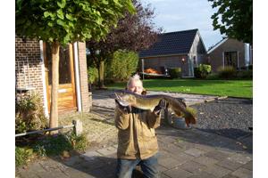 TEKOOP Vrijstaand Gezins/ Senior Wooning NES Aan Vaarwater e