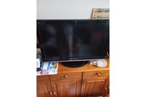 bieden twee tv''s  twee montoren  zonehemel