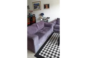 2+3 zits bankstel. Paars. Zo goed als nieuwe. Nieuwe kussens