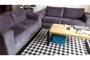 2+3 zits bankstel. Paars. Zo goed als nieuwe. Nieuwe kussens