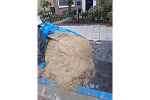 Gratis af te halen Zand en Tegels
